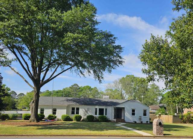 Property at 2205 Pennylane SE, Decatur, AL 35601, 3 beds, 2 baths