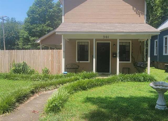 Property at 301 Oak St, Decatur, AL 35601, 2 beds, 2 baths