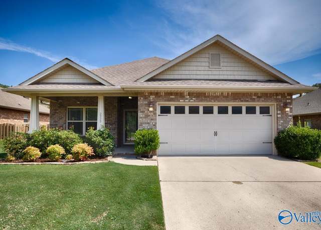 Property at 2920 Magnolia Park Dr SE, Owens Cross Roads, AL 35763, 3 beds, 2 baths