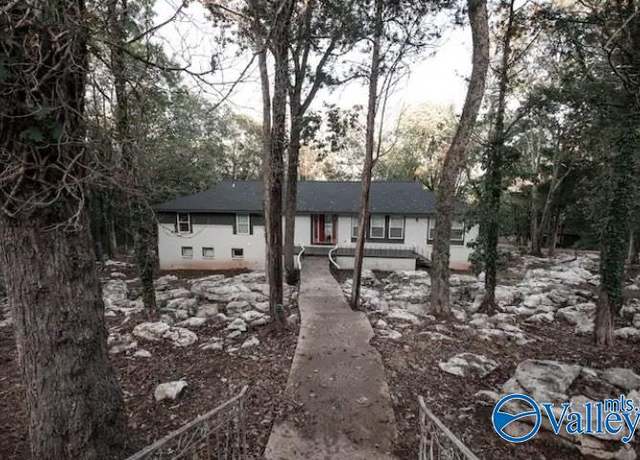 Property at 2106 Apache Rd, Huntsville, AL 35810, 5 beds, 4 baths