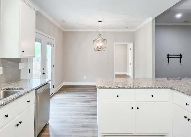 Property at 15670 Dupree Dr, Athens, AL 35614, 3 beds, 2 baths