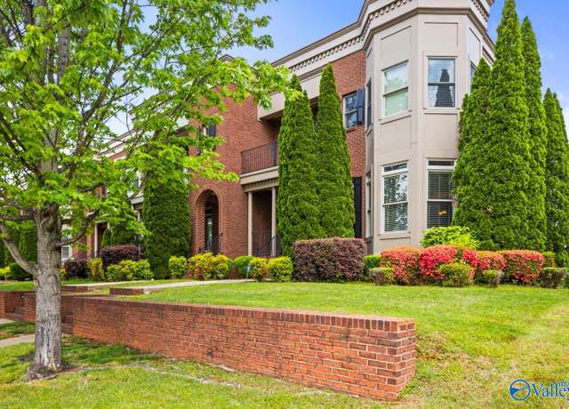 Property at 6413 Lincoln Park Pl NW, Huntsville, AL 35806, 3 beds, 2.5 baths