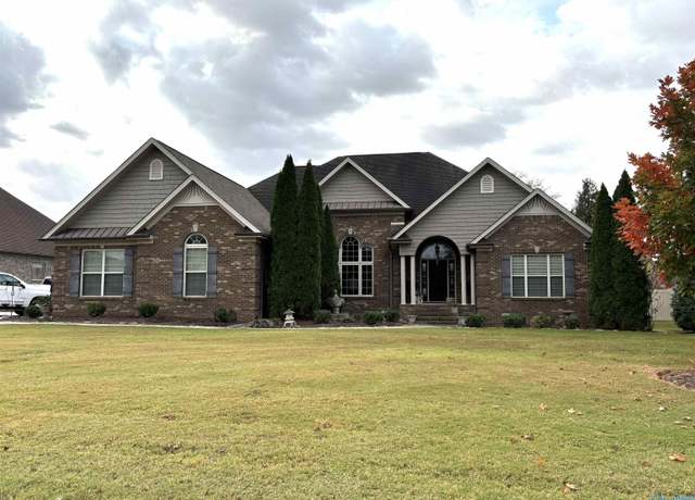 Property at 12560 Elmhurst Dr, Athens, AL 35613, 4 beds, 2.5 baths