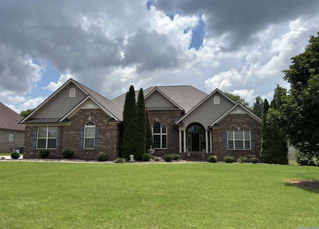 Property at 12560 Elmhurst Dr, Athens, AL 35613, 4 beds, 2.5 baths