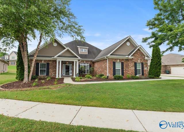 Property at 2272 Towne Park Dr, Huntsville, AL 35803, 4 beds, 4 baths