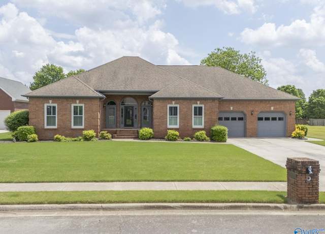 Property at 103 Nobleton Ln NW, Huntsville, AL 35806, 3 beds, 2.5 baths