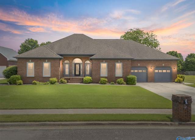 Property at 103 Nobleton Ln NW, Huntsville, AL 35806, 3 beds, 2.5 baths