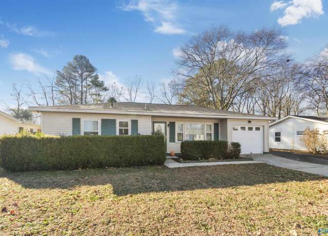 Property at 2011 SE Harrison St, Decatur, AL 35601, 3 beds, 1 bath