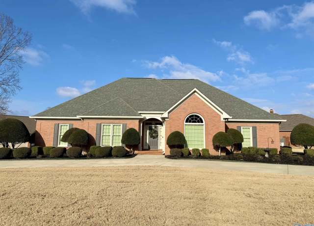 Property at 2807 Summerwind Dr, Decatur, AL 35603, 4 beds, 3 baths