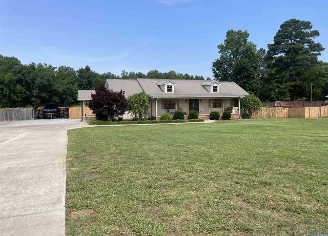Property at 4280 Woods Cove Rd, Scottsboro, AL 35768, 4 beds, 2 baths