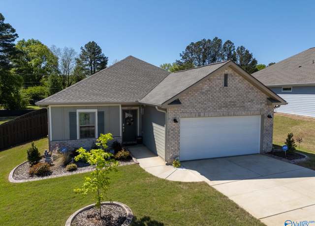 Property at 6009 Margie Collins Dr, Owens Cross Roads, AL 35763, 3 beds, 2 baths
