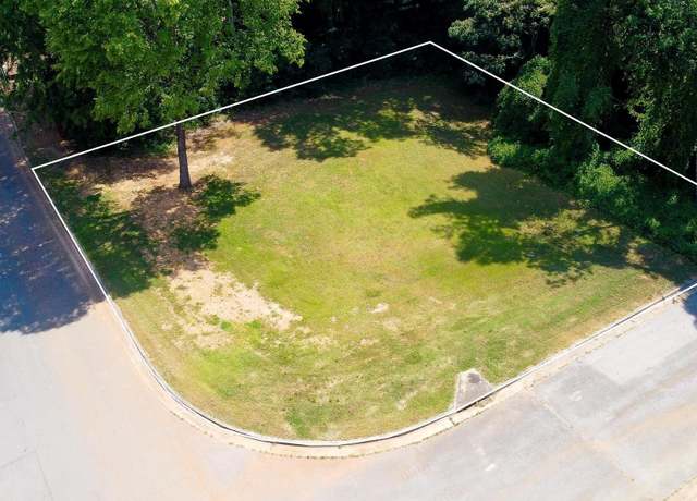 Property at 21 Arapaho Trl SE, Decatur, AL 35603