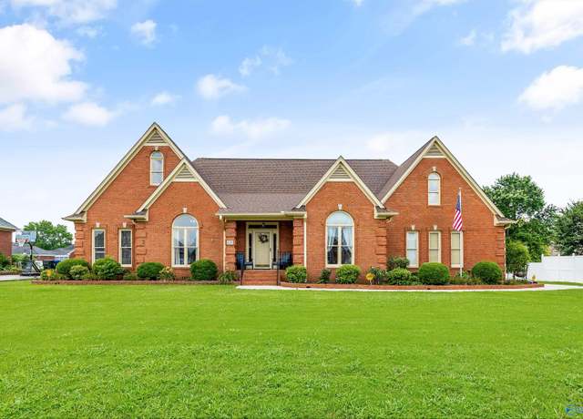 Property at 120 Hidden Creek Dr, Huntsville, AL 35806, 4 beds, 3.5 baths