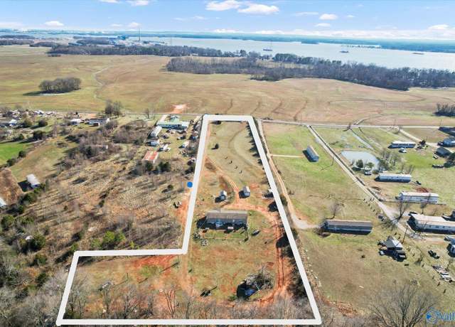 Property at 10395 Poplar Point Rd, Athens, AL 35611, 4 beds, 2 baths