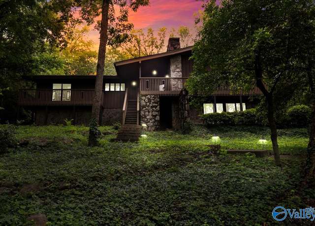 Property at 1401 Cass Cir SE, Huntsville, AL 35801, 4 beds, 3.5 baths