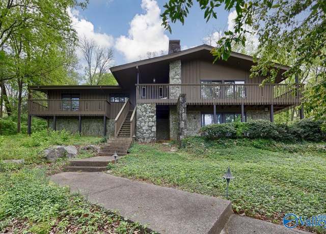 Property at 1401 Cass Cir SE, Huntsville, AL 35801, 4 beds, 3.5 baths