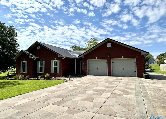 Property at 614 Powell Blvd, Albertville, AL 35950, 3 beds, 2 baths