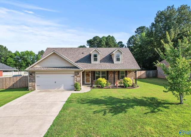 Property at 208 Hope Ridge Dr, New Hope, AL 35760, 4 beds, 2 baths