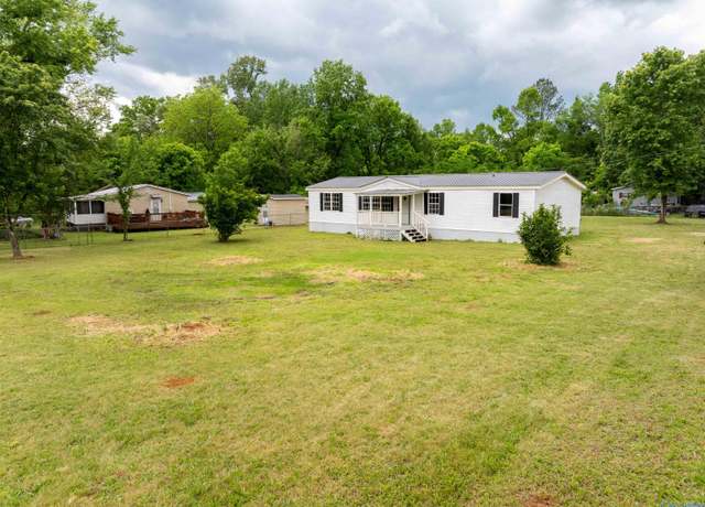 Property at 11 Whitaker Dr, Grant, AL 35747, 4 beds, 2 baths