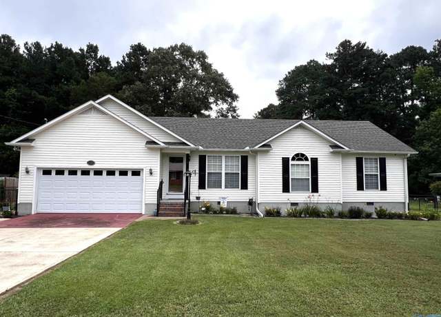 Property at 2482 Barnes Dr, Hokes Bluff, AL 35903, 3 beds, 2 baths