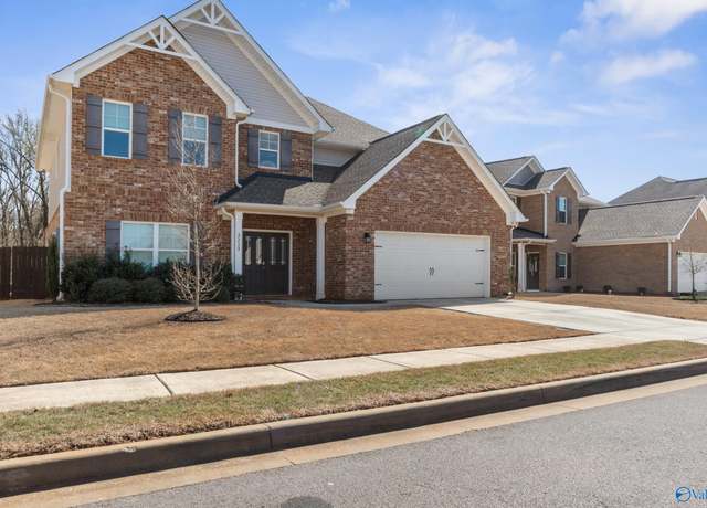 Property at 3213 SW Southfield Ln, Huntsville, AL 35805, 5 beds, 3 baths