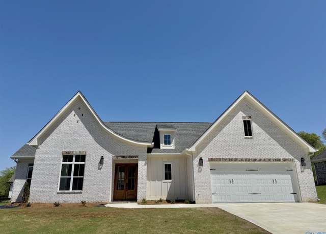 Property at 53 Tumbleweed Dr, Guntersville, AL 35976, 3 beds, 2 baths