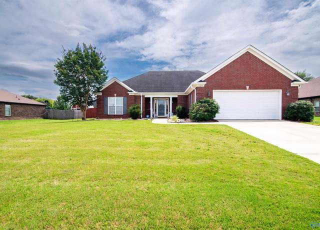 Property at 114 Sandi Paige Ln, Huntsville, AL 35811, 3 beds, 2 baths