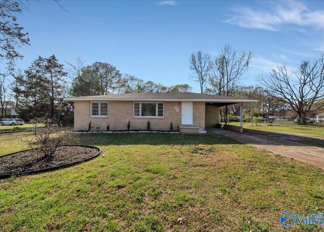 Property at 4549 Chisholm Rd, Florence, AL 35630, 3 beds, 1 bath