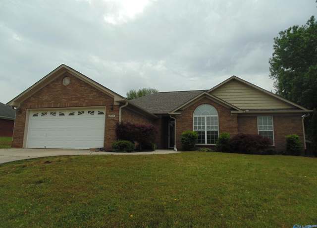 Property at 210 Duck Creek Dr, New Market, AL 35761, 3 beds, 2 baths