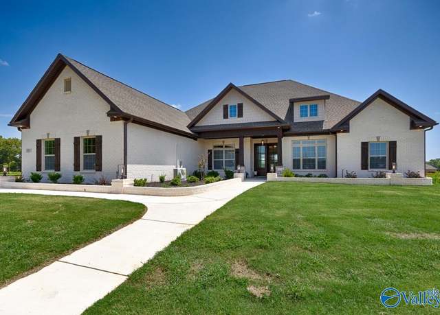 Property at 209 Cotton Br, Meridianville, AL 35759, 4 beds, 3.5 baths
