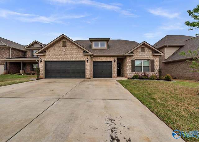Property at 207 Keva St, Meridianville, AL 35759, 3 beds, 2.5 baths