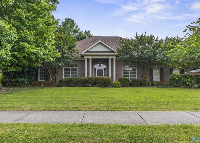 Property at 308 Blue Creek Dr, Harvest, AL 35749, 4 beds, 3 baths