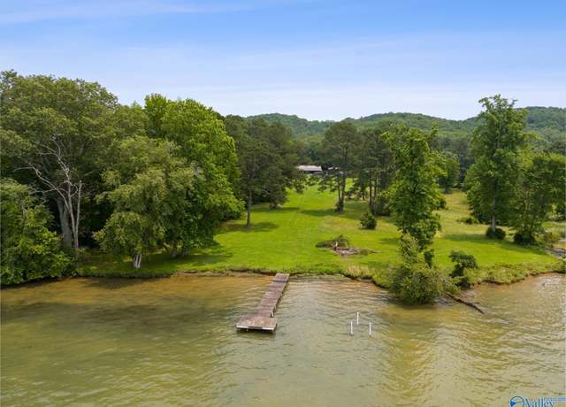 Property at 511 Howell Rd, Guntersville, AL 35976, 4 beds, 2 baths