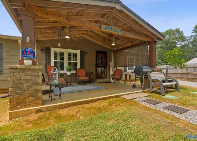 Property at 511 Howell Rd, Guntersville, AL 35976, 4 beds, 2 baths