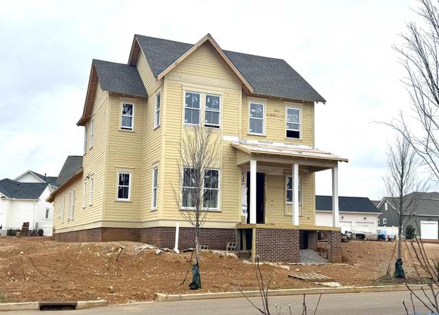 Property at 18 Eddy St NW, Huntsville, AL 35806, 4 beds, 3.5 baths