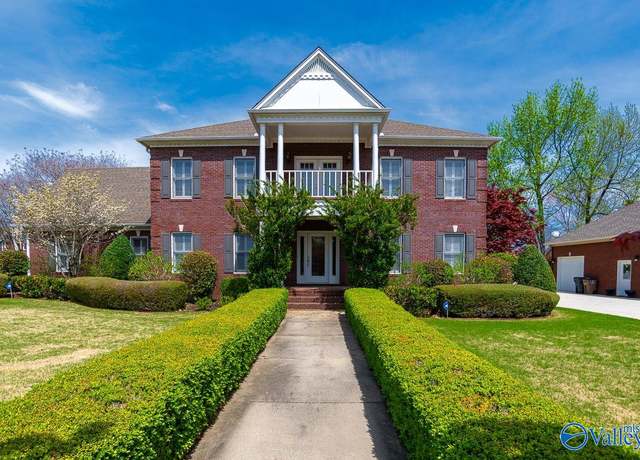 Property at 2402 Jade Pointe Dr SE, Decatur, AL 35603, 4 beds, 3.5 baths