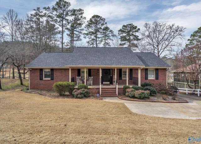 Property at 3515 Colonial Dr, Guntersville, AL 35976, 3 beds, 3 baths