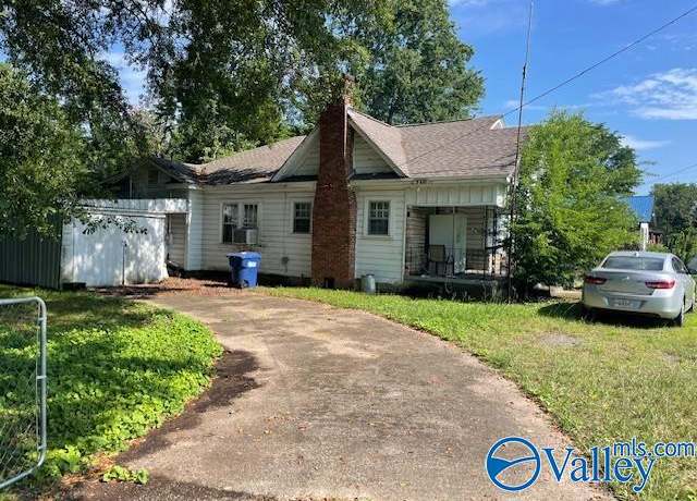 Property at 210 Thaxton St, Albertville, AL 35951, 3 beds, 1 bath