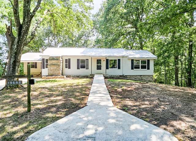 Property at 10690 Country Corner Rd, Athens, AL 35614, 4 beds, 2 baths