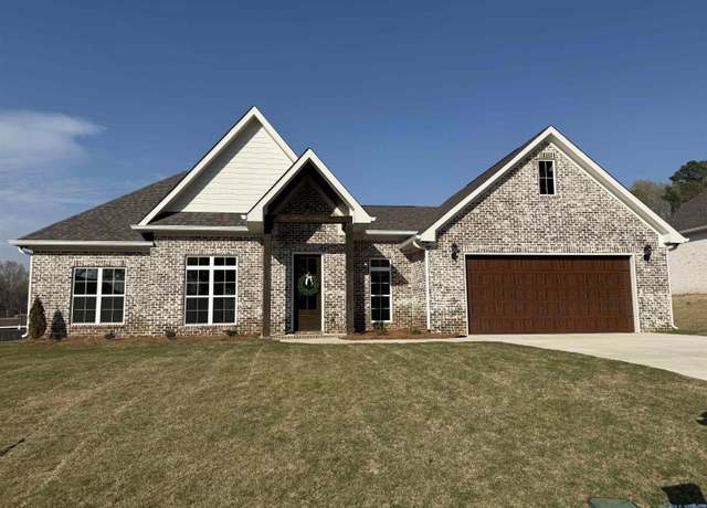 Property at 91 Tumbleweed Dr, Guntersville, AL 35976, 3 beds, 2 baths