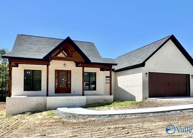 Property at 1347 Locust Dr NE, Arab, AL 35016, 3 beds, 2.5 baths
