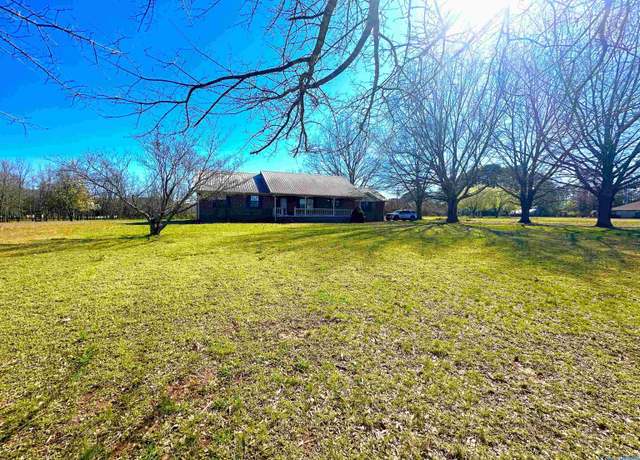 Property at 573 Cave Springs Rd, Decatur, AL 35603, 3 beds, 3 baths