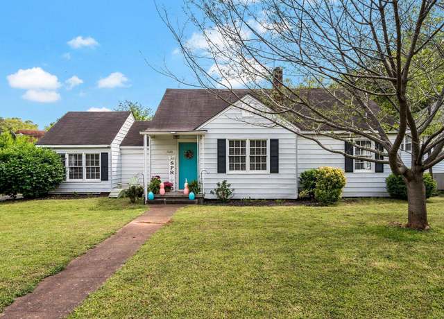 Property at 1209 Sherman St SE, Decatur, AL 35601, 3 beds, 2 baths