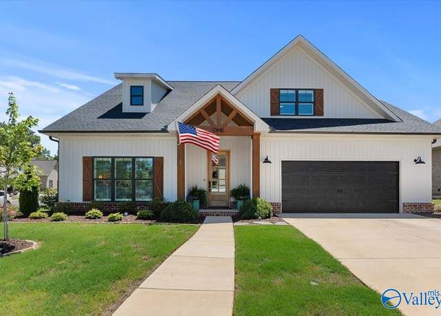 Property at 1 Thicket Grove Cir, Huntsville, AL 35803, 4 beds, 3 baths