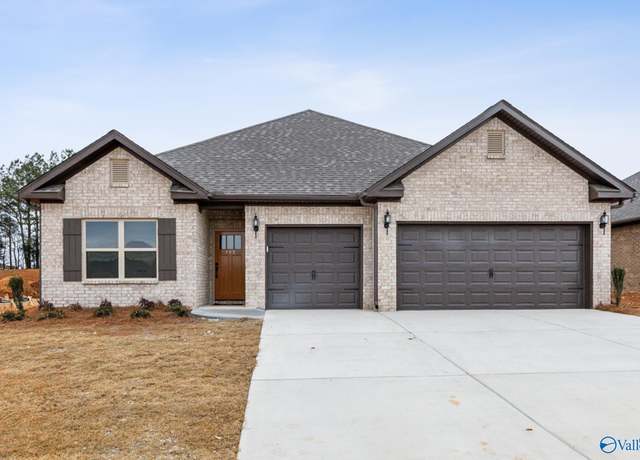 Property at 112 Huffman St, Hazel Green, AL 35750, 3 beds, 2.5 baths