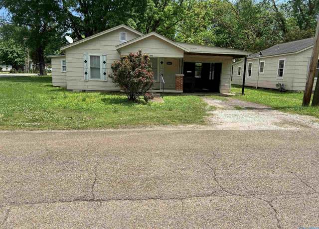 Property at 2616 Huntsville St, Huntsville, AL 35811, 2 beds, 1 bath