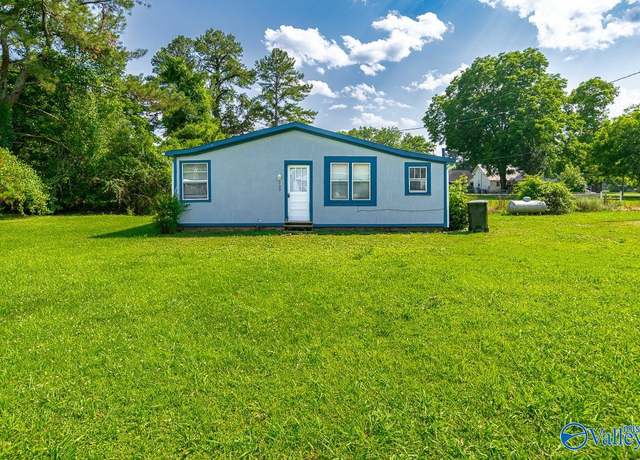 Property at 139 2nd St, Gurley, AL 35748, 2 beds, 1 bath