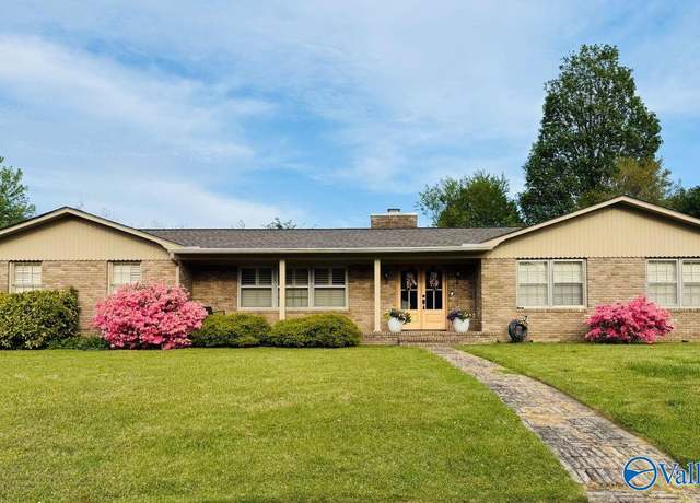 Property at 7 Sycamore Ln, Albertville, AL 35950, 3 beds, 2 baths