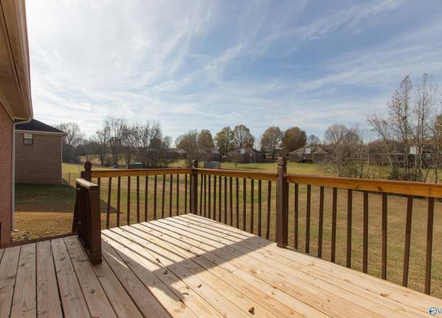 Property at 143 Laredo Cir, Huntsville, AL 35811, 3 beds, 2 baths
