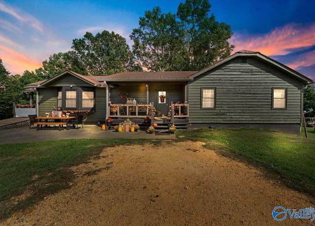 Property at 139 Solomon Rd, Rainsville, AL 35986, 3 beds, 2 baths